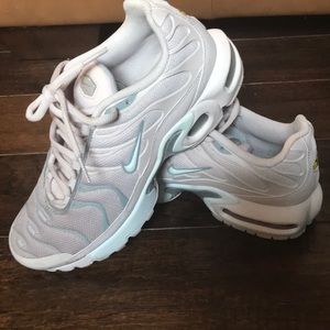 Nike AirMax. Light pink. Lightly worn.